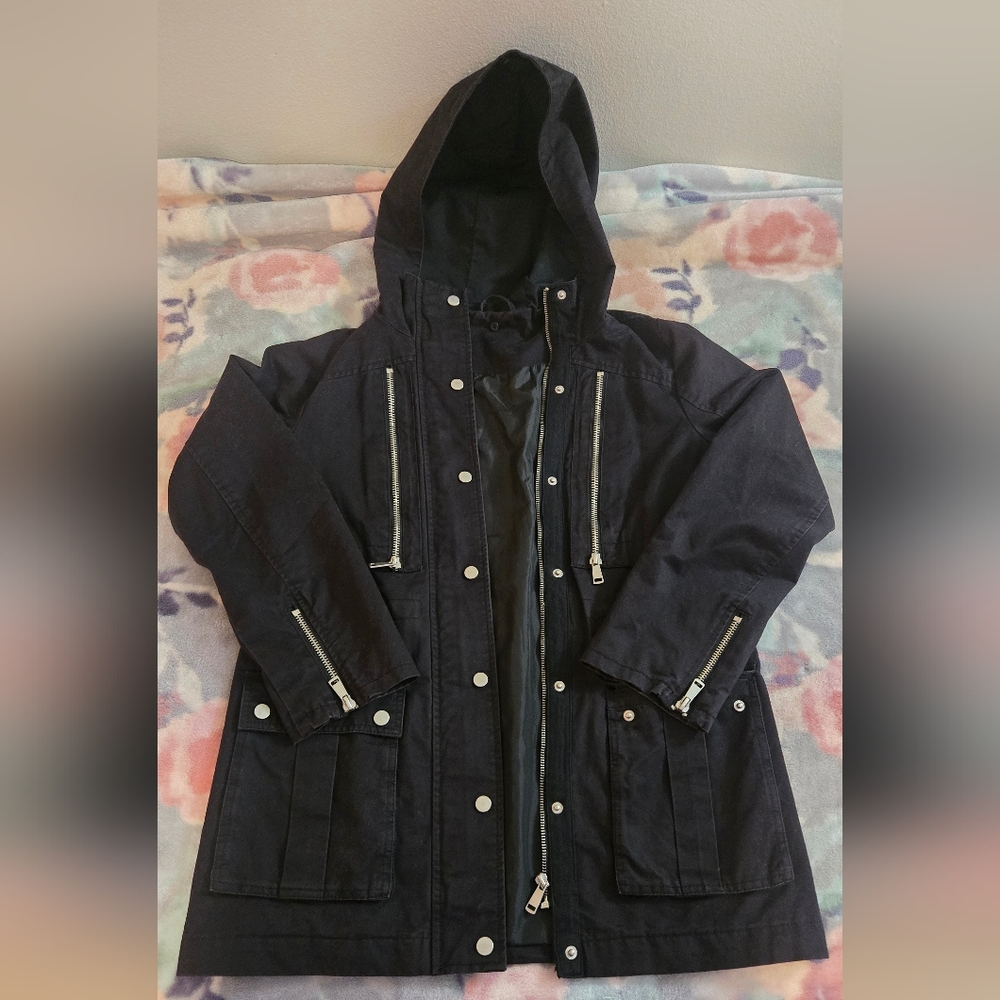 Forever 21
Black Snap-Front Utility Coat w/ Pockets